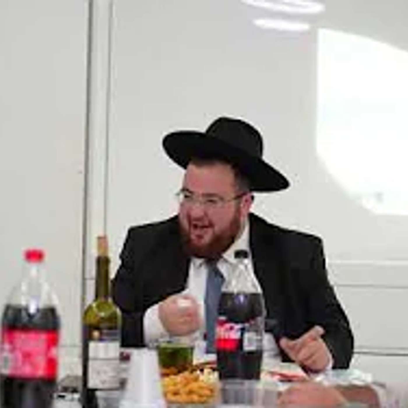 הצדיק ירד מהשמים: 'רבי שמשון מאוסטרופולי שנרצח באמצע התפילה מתגלה 'היכונו לשנת תשפו' - סיכוי לגאולה