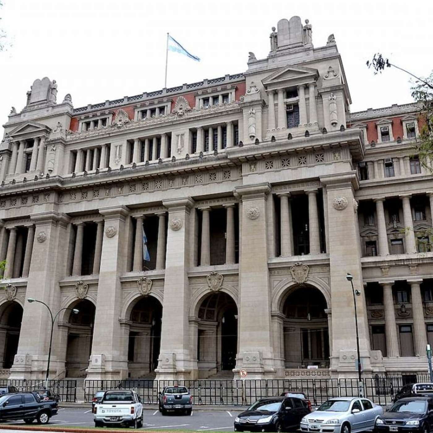 Juristas analizaron el fallo de la Corte que liberó la venta de tierras a extranjeros