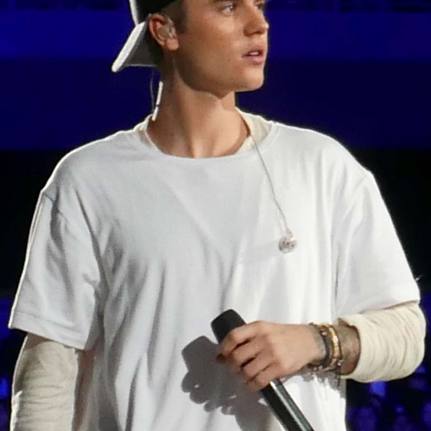 Justin Bieber has shared a deeply personal message on Instagram, opening up about the pressure he faced growing up in the industry!