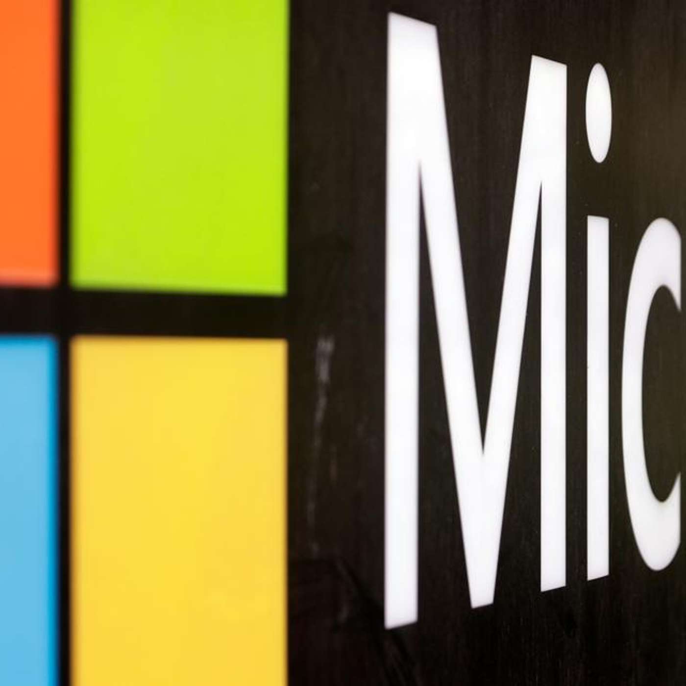 Surgical Robot Achieves Human Precision, Four Arrested in UK Cyberattack, Tesla Faces Shareholder Pressure, Microsoft Outlook Outage Frustrates Users, and more...