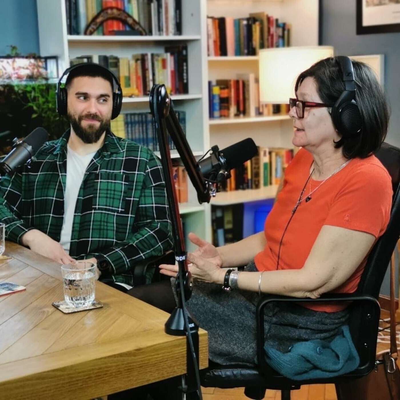 Podcast 122: prof. dr Mirjana Roksandić i Predrag Radović (paleoantropologija)