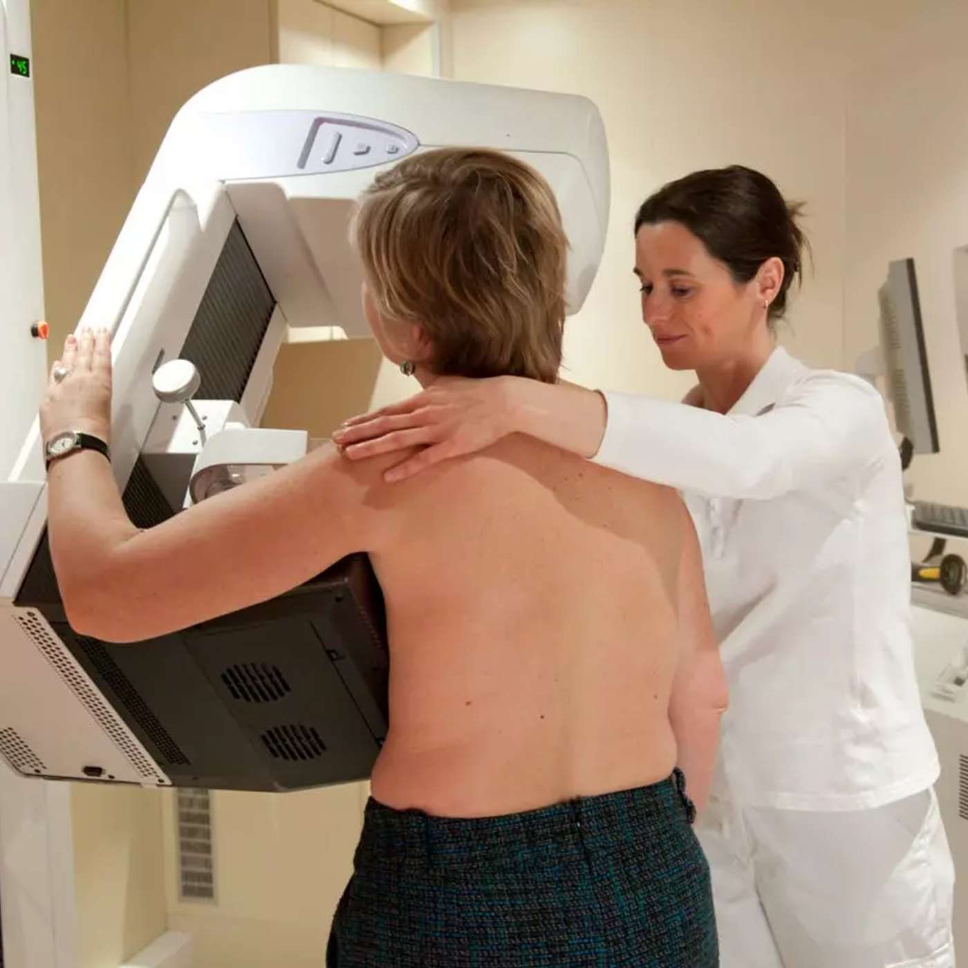 Partial-Breast Radiotherapy Redefines Treatment, Danish Study Clears Vaccines of Aluminum Risks, New Blood Test Predicts MS Risk, Cleveland Clinic Advances Drug Discovery, and more...