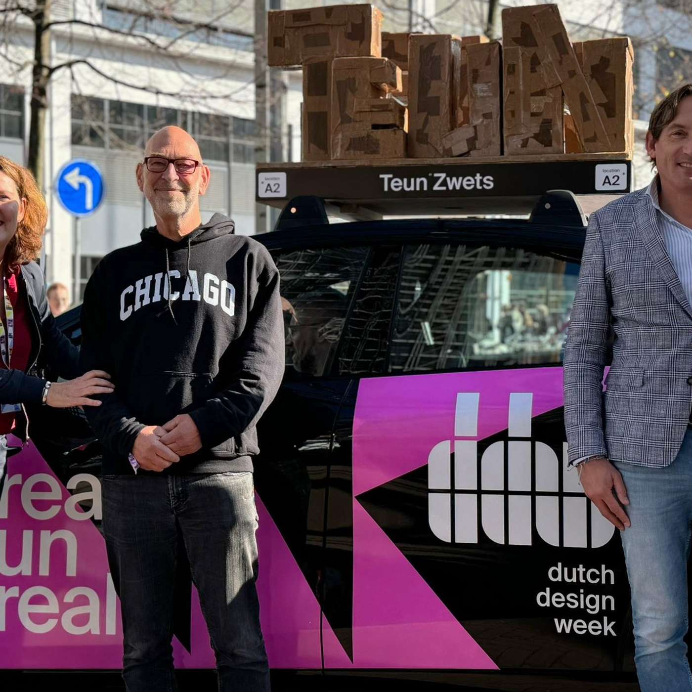 Vanaf de Dutch Design Week met partnership manager Marga Groot-Zwaaftink en Jos van den Bergh (XPENG) Vanaf de Dutch Design Week met partnership manager Marga Groot-Zwaaftink en Jos van den Bergh (XPENG)