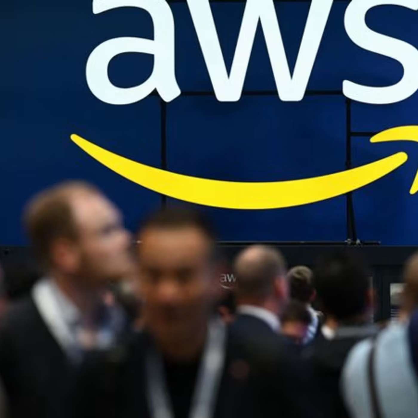 Amazon Unveils AI Drug Discovery, Alzheimer Drugs Offer Little Benefit, Shigella Resistance Surges No Oral Cure, Ancient DNA Rewrites Evolution, and more...