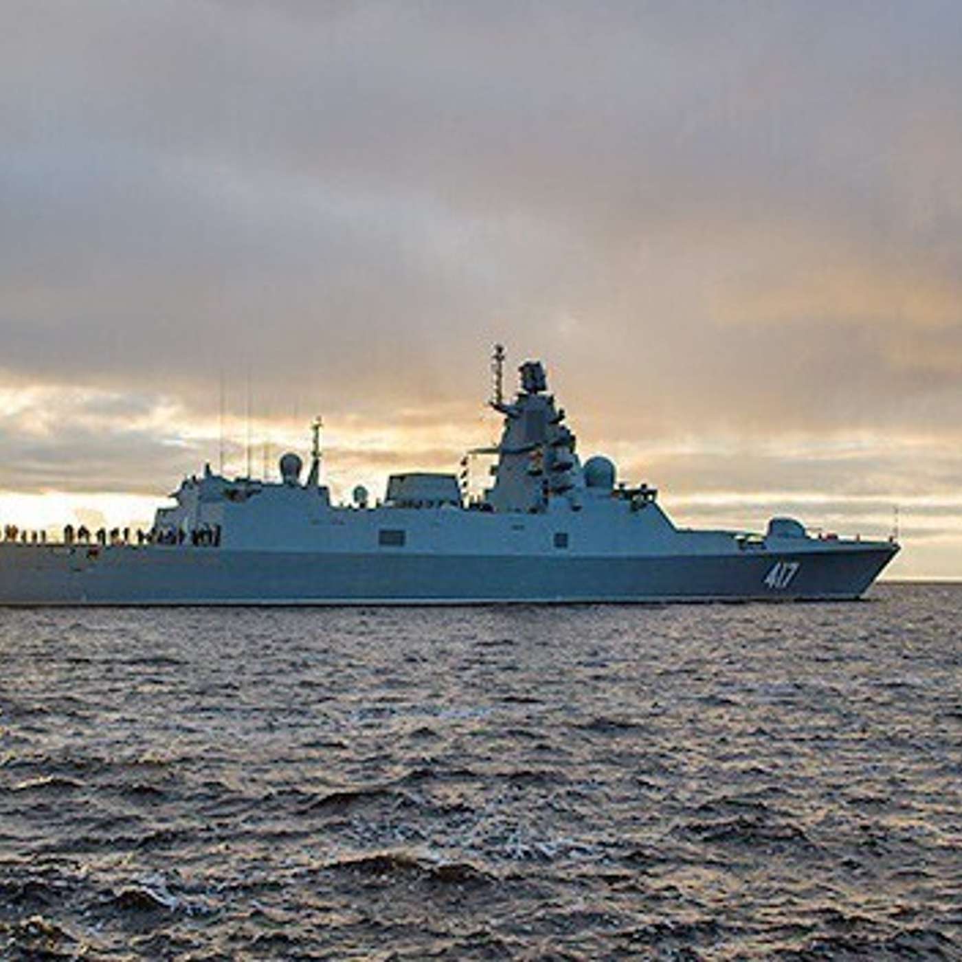 Вооруженный «Цирконом» российский фрегат плывет вдоль побережья Норвегии