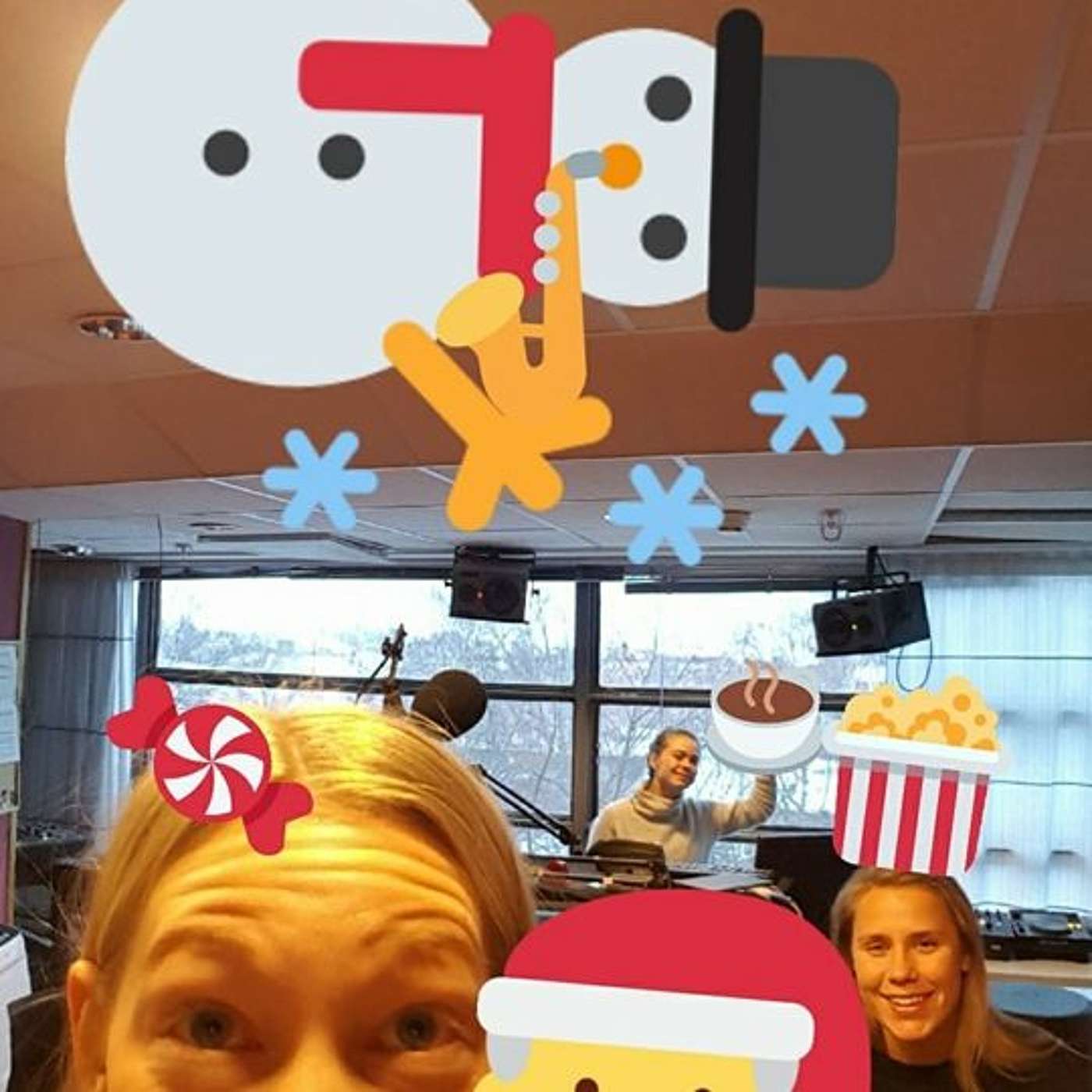 Onsdag 22.11 - Snøværsmorgen, Emmyjubel og Listhaug episode artwork