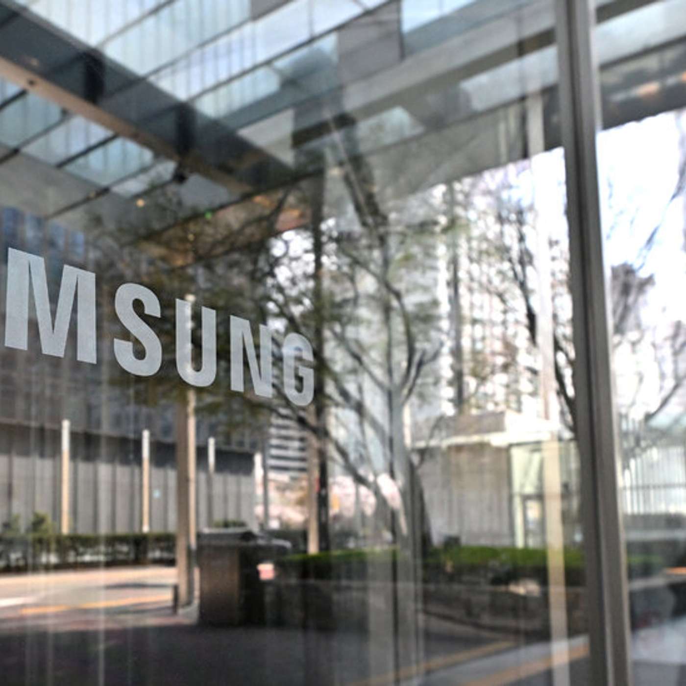 Tesla Cuts Workforce, Samsung's $6.4B CHIPS Act Boost, Adobe's AI Video Editing Tools, Rumored PS5 Pro Debut, and more...