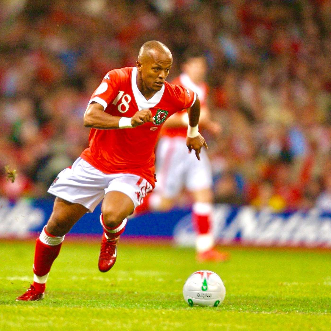 1054-World Cup Chat with Robert Earnshaw (15.7.26) episode artwork