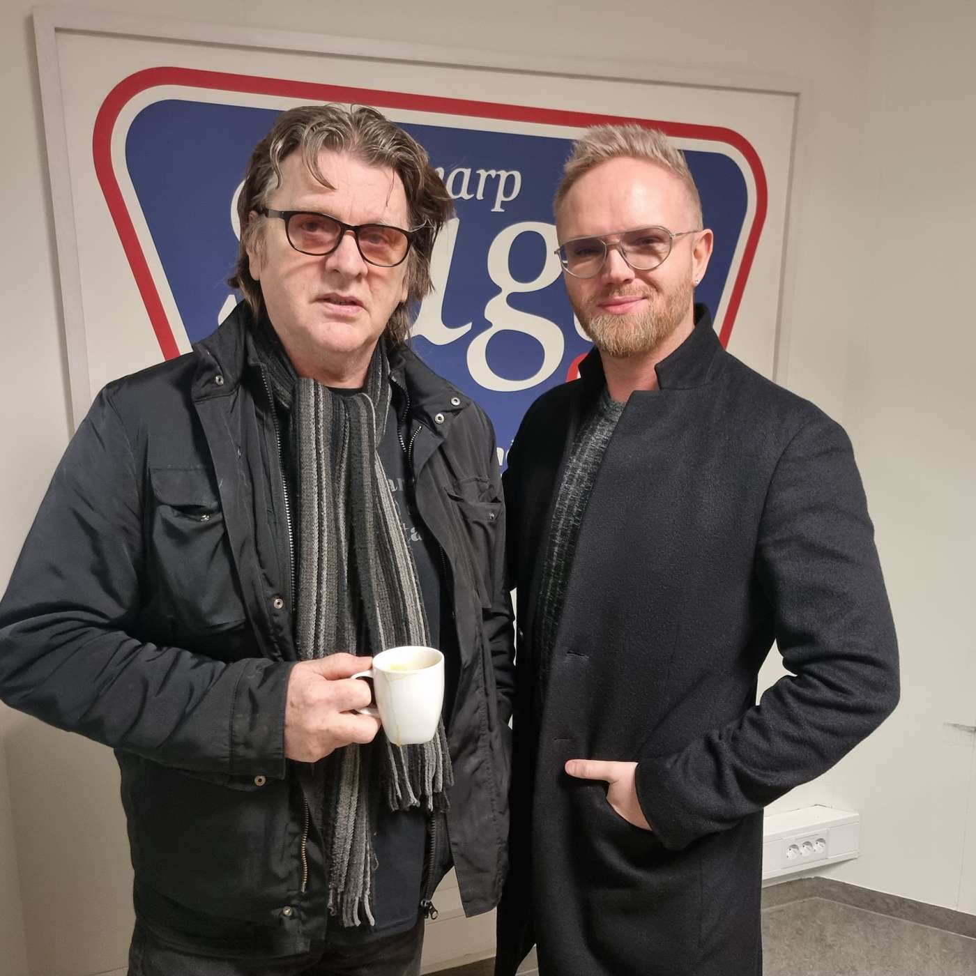 Friðrik Ómar tónlistarmaður spjallar við Rúnar Þór um nýja plötu sem hann er að gefa út