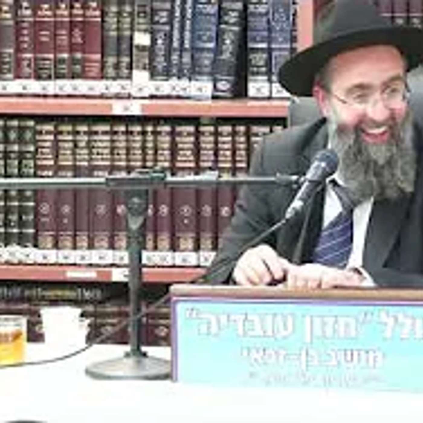 הרב אלמוג לוי :  בדיקת וביעור חמץ  וכן "קדש ורחץ" לפי הדרש .