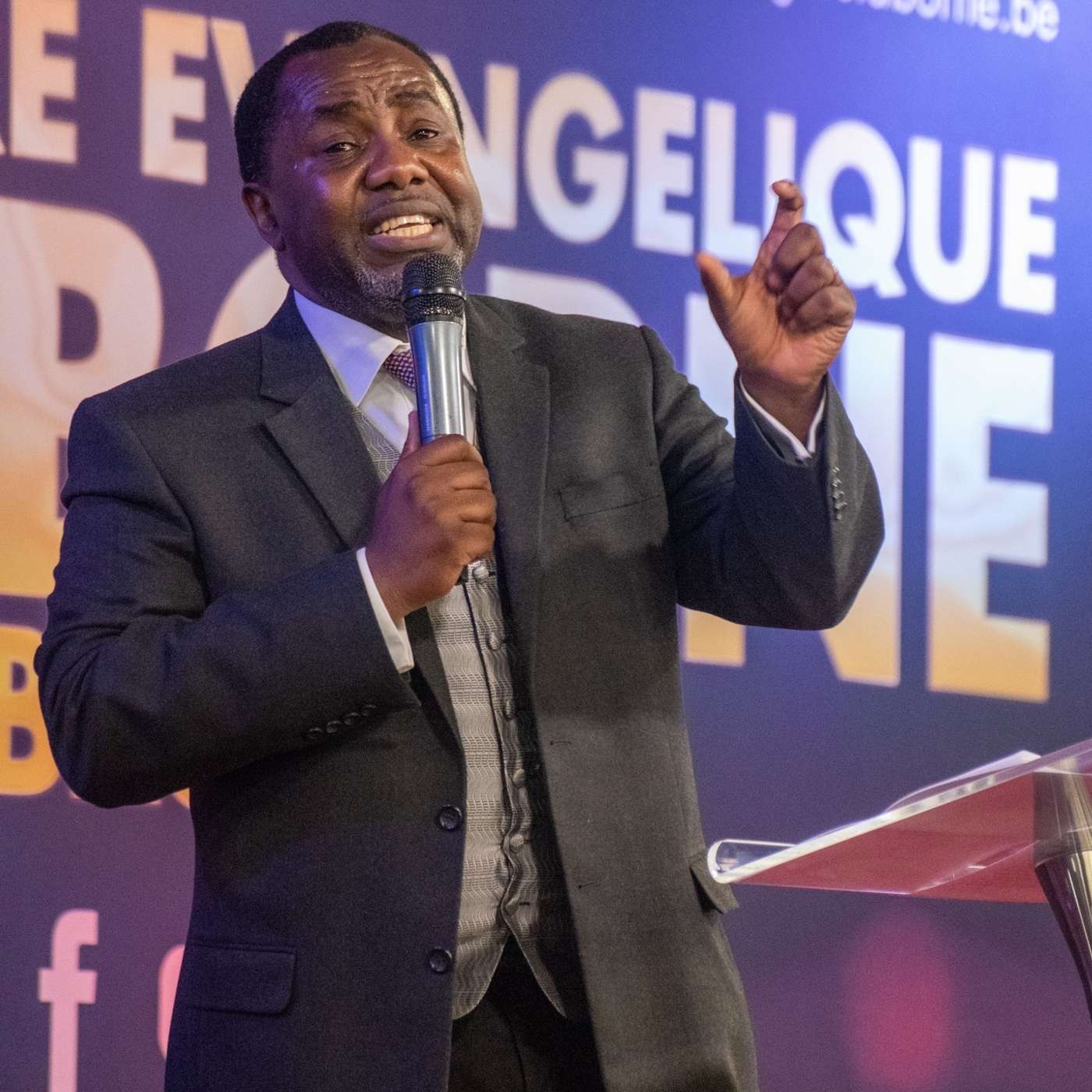 Les sacrifices dans la Nouvelle Alliance s'effectuent continuellement - Pasteur Yves Mulungulungu episode artwork