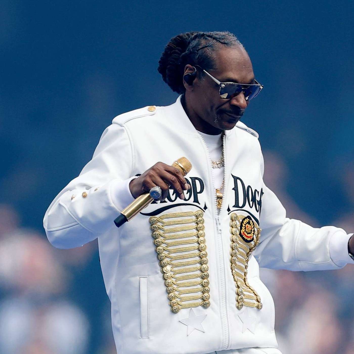 Aiden Ross Wins Voice 28, Snoop Dogg Headlines NFL Halftime, Young Thug Proposes onstage, Spielberg Teases Cosmic Discovery, and more...