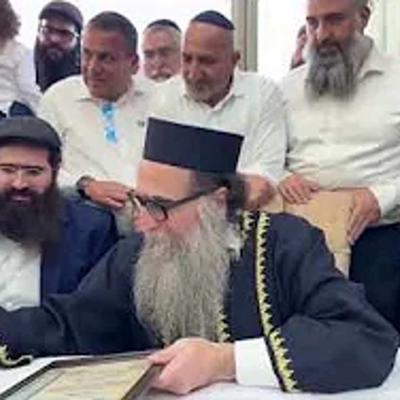 חלוקת תעודות הוראה - במעמד האדמו"ר רבי יאשיהו יוסף פינטו שליט"א - יום שני - כ"ח תשרי - תשפ"ו - אשדוד