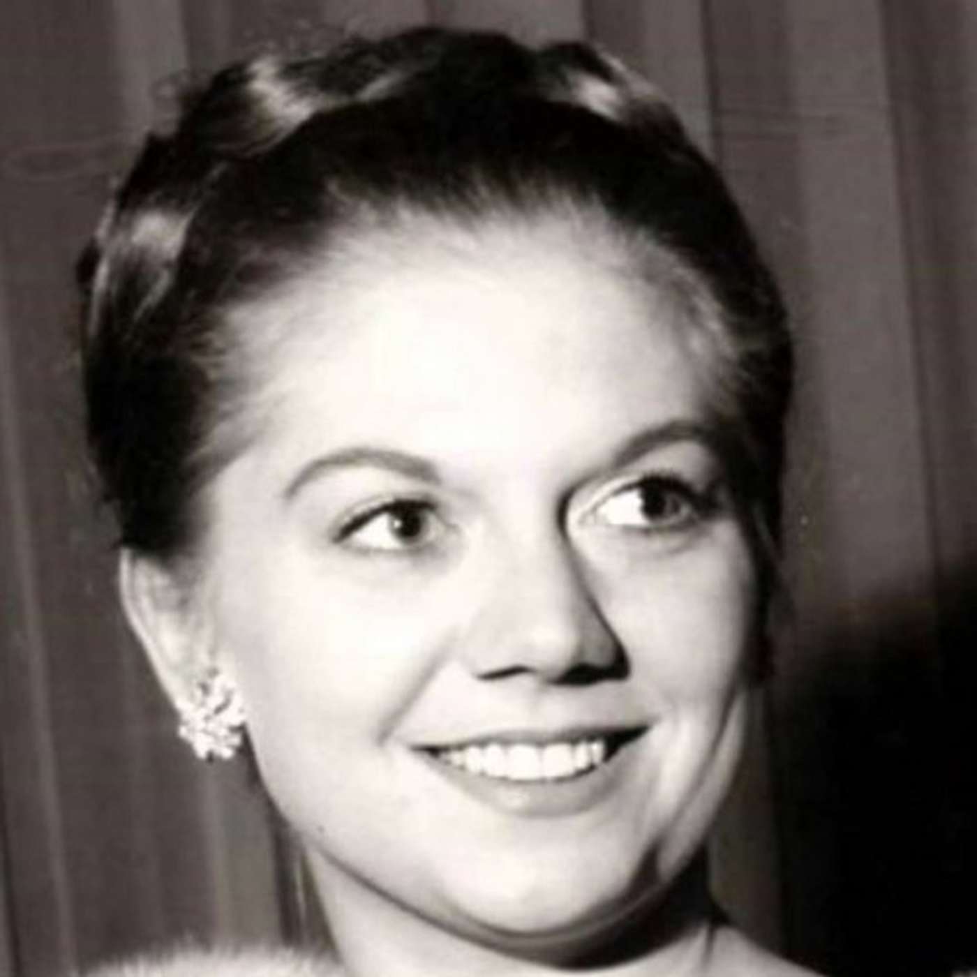 L'Aria che Tira…pillole di lirica - Casta diva - (Norma) - Elena Souliotis