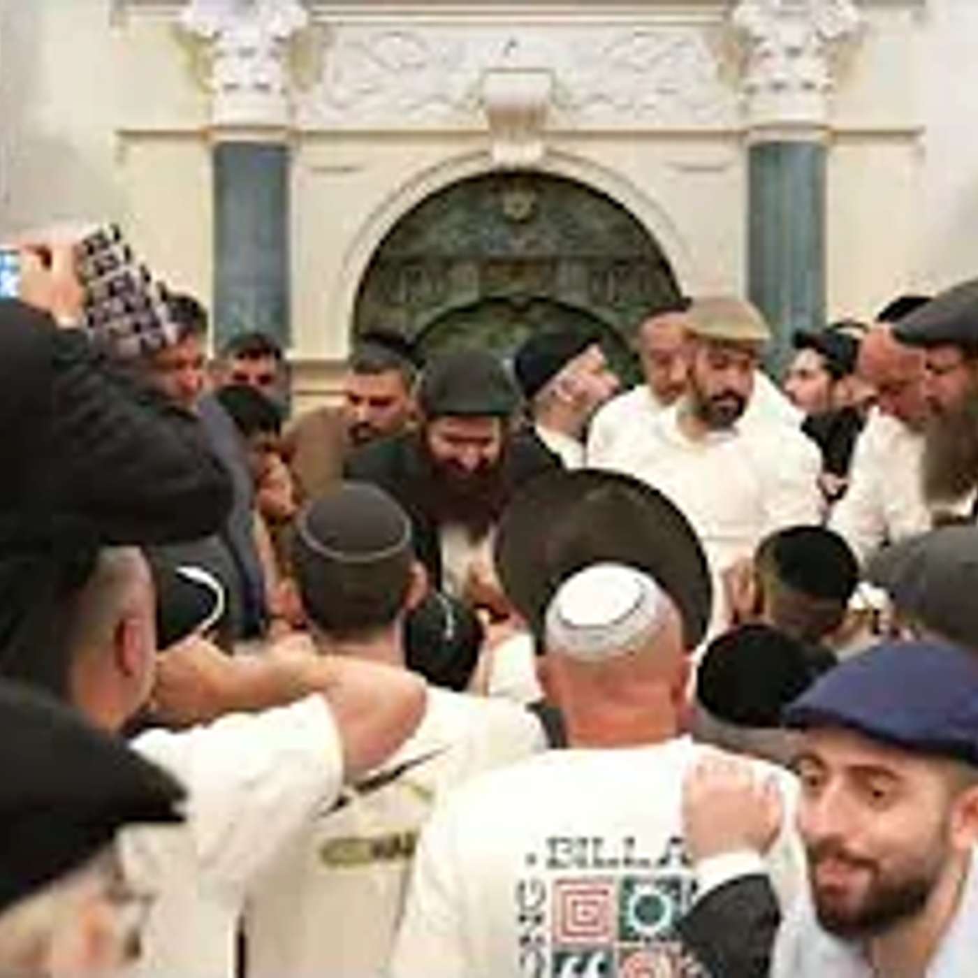 חלוקת חלות ויין - בנש"ק הרה"צ כבוד הרב - יואל משה פינטו שליט"א - יום חמישי - י' תמוז - תשפ"ו - אשדוד