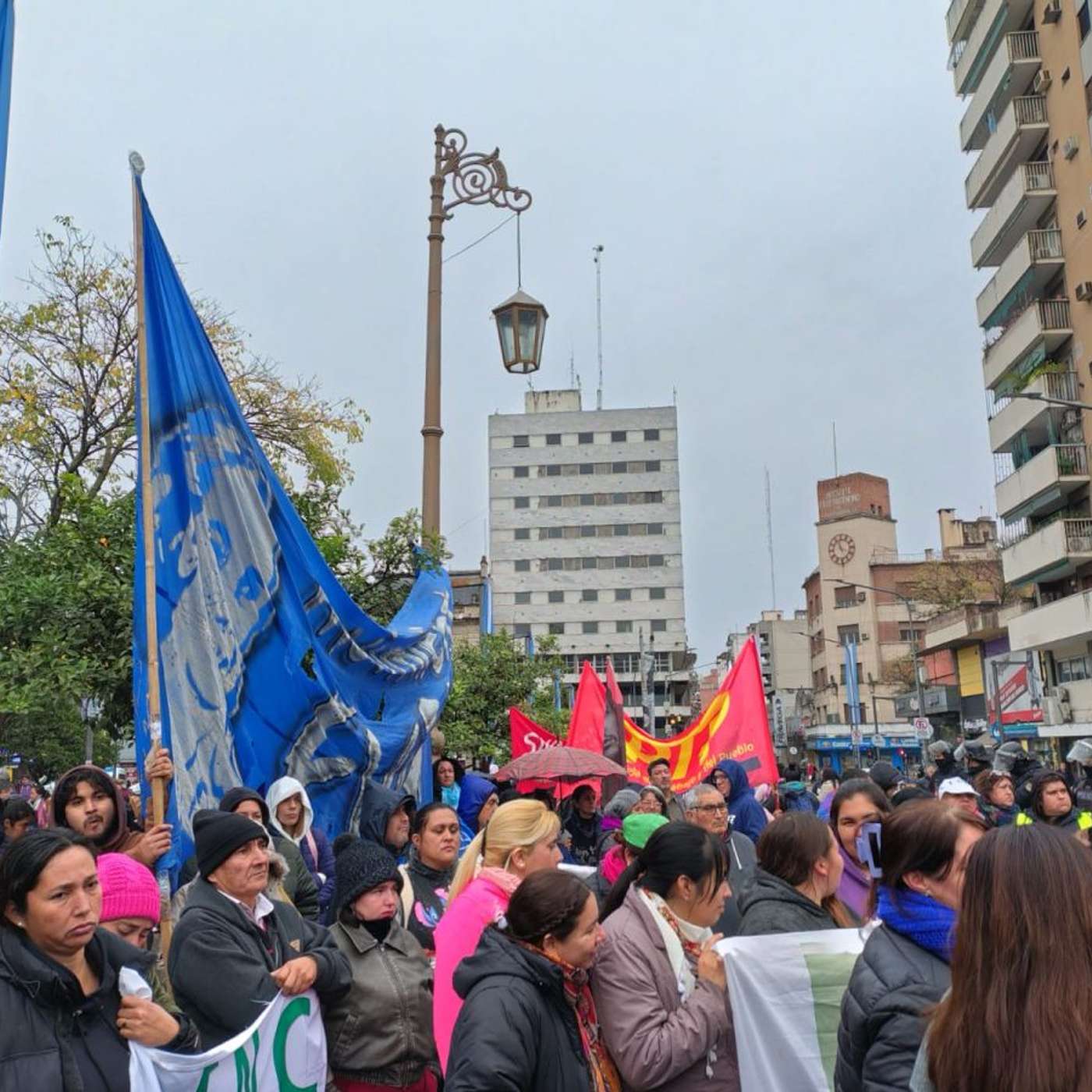 Marcharon en Tucumán por la caída del "Volver al Trabajo": "La situación es terrible" episode artwork