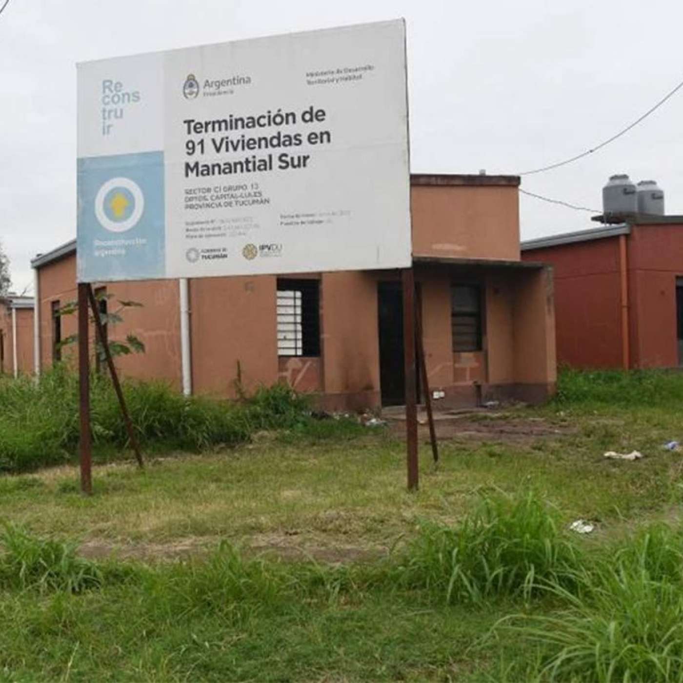Acusan a una empleada legislativa por estafas con la venta de casas del IPV episode artwork
