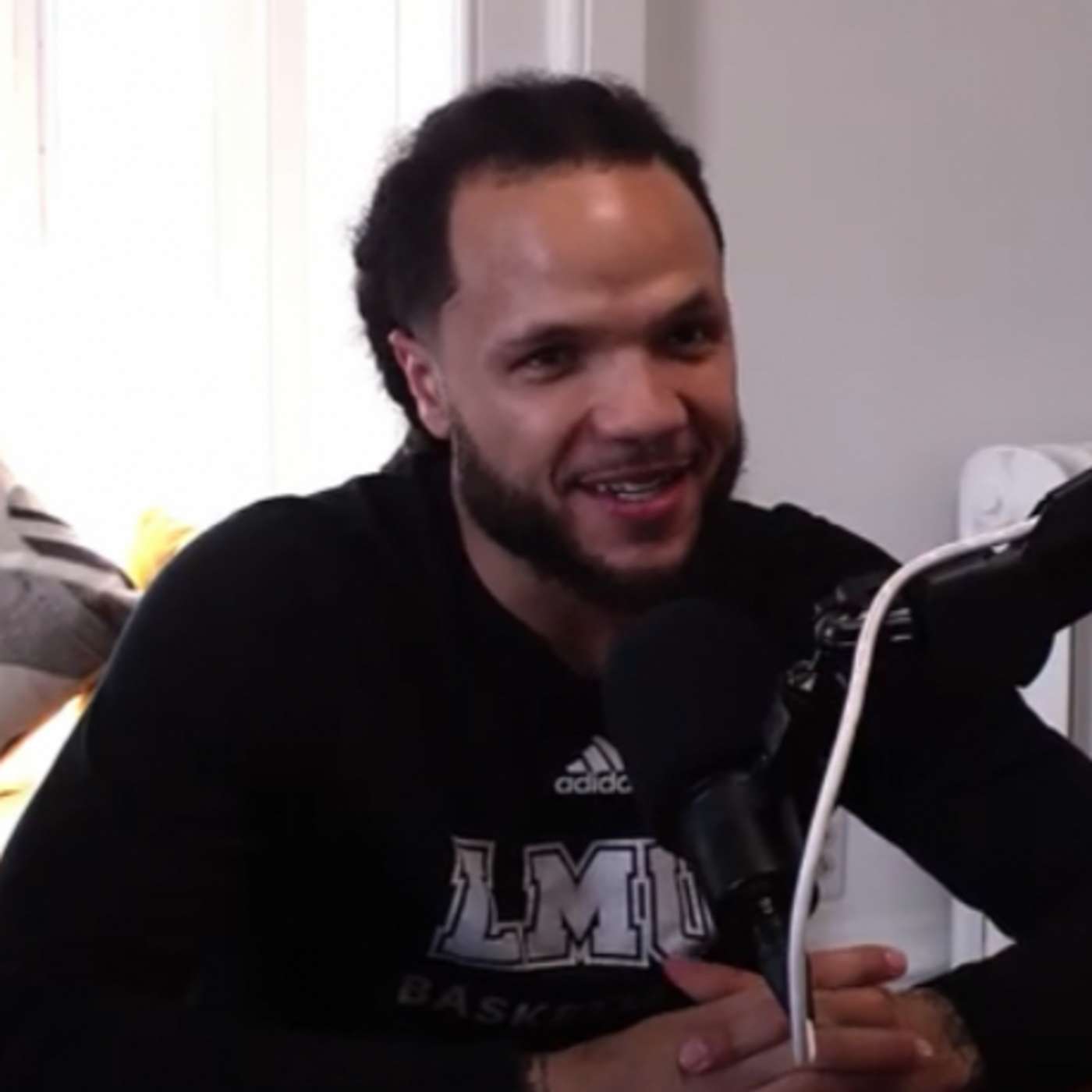 Feeney Talks With Friends