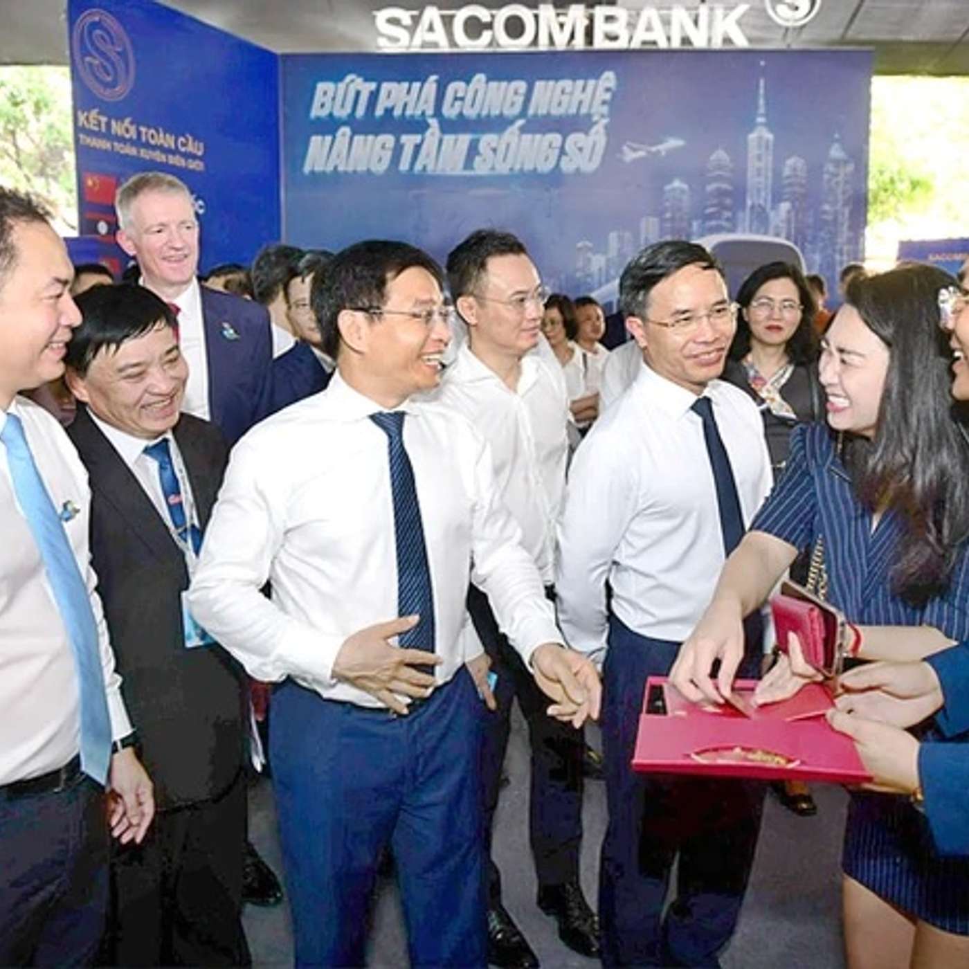 Vietnam’s Desire for a Digital Economy Faces an Uphill Battle episode artwork