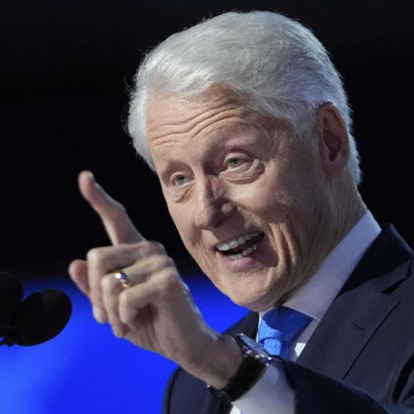 American Airlines Grounds Flights, Bill Clinton Hospitalized with Fever, Baldwin Manslaughter Charge Dismissed, Officer Killed in Grocery Shooting, and more...