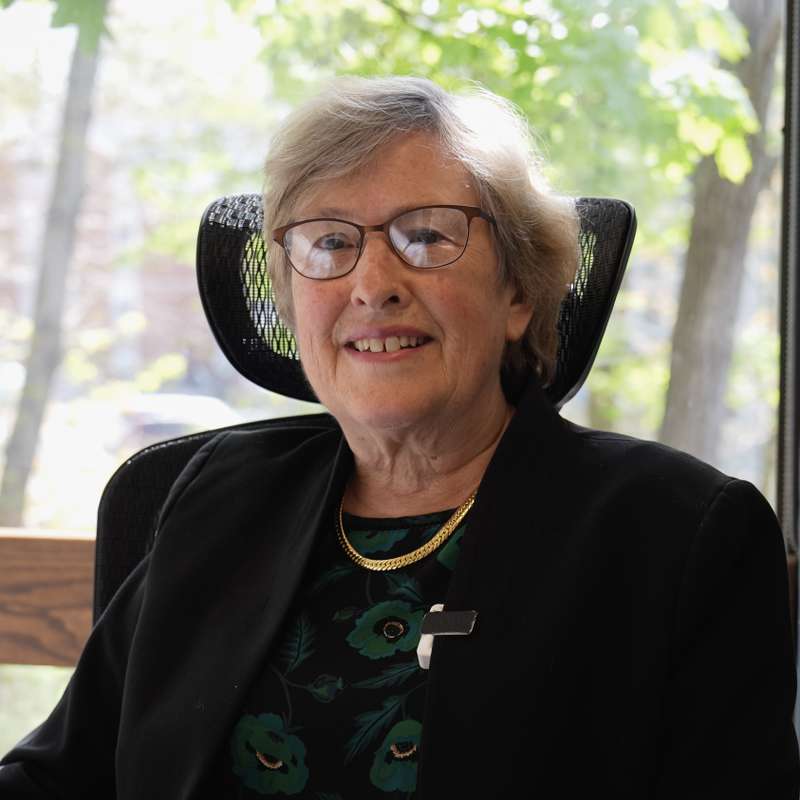 Dr. Jayne Knott