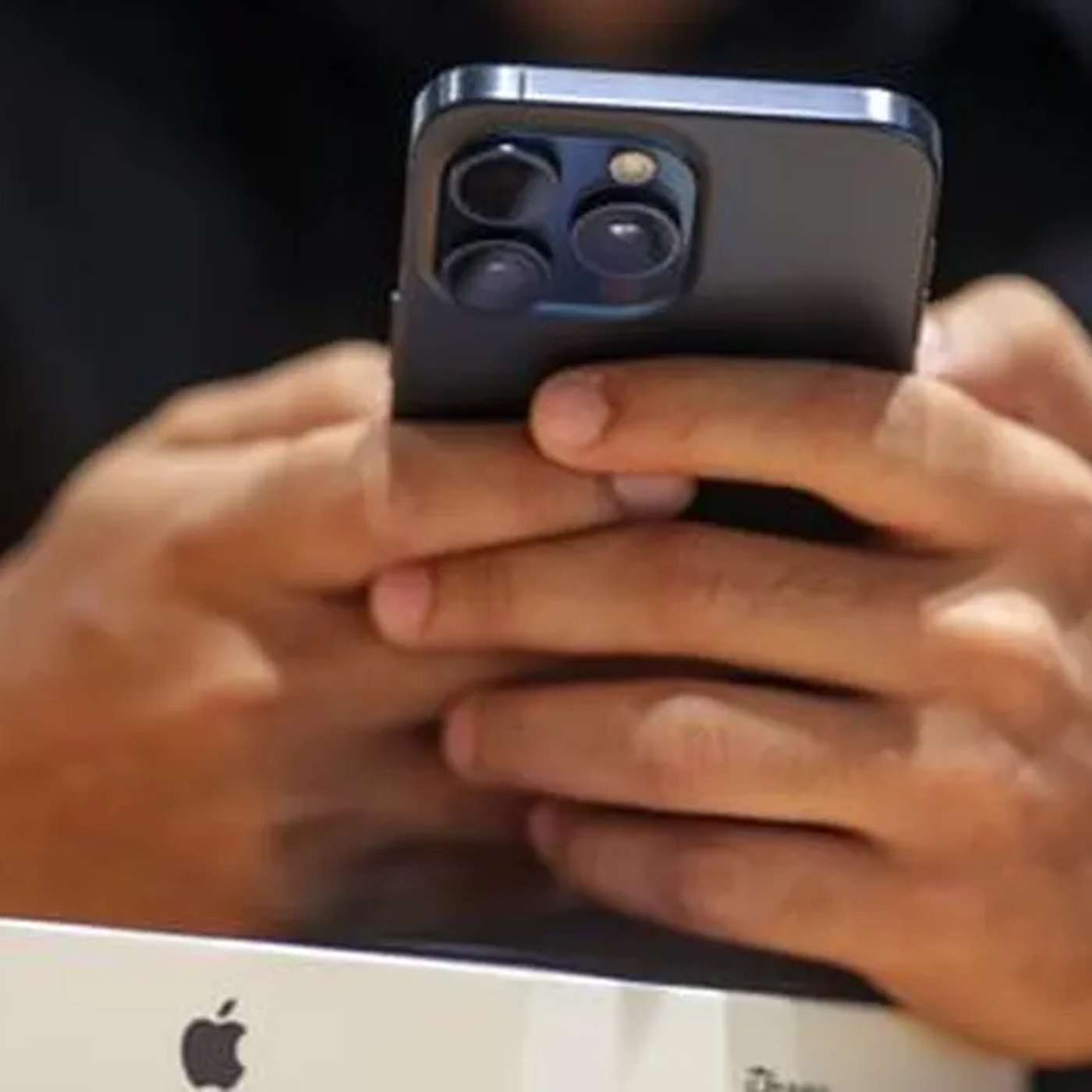 Apple's AI Ambitions Shake Google, Netflix Launches AI-Powered Update, Amazon Launches Touch-Sensitive Robot, Apple Unveils iOS 18.5 Features, and more...