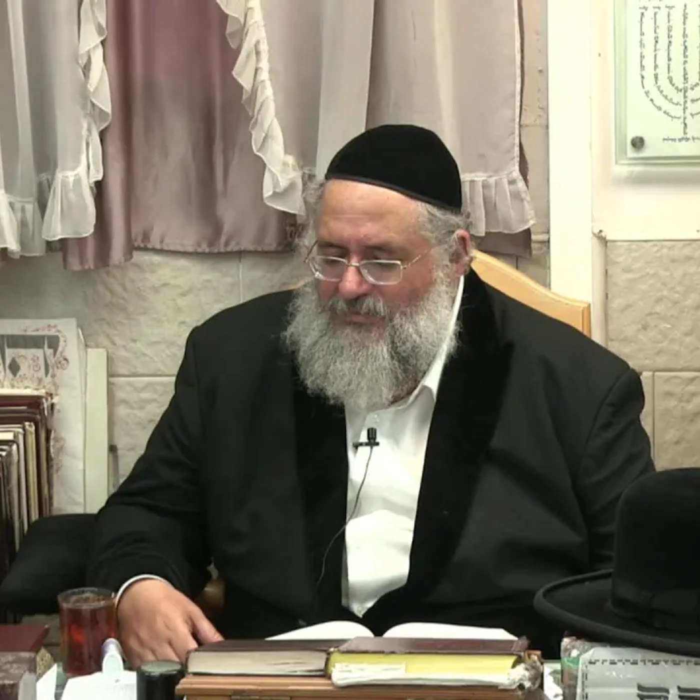 החיד"א -שיעור לאברכים בהלכה (אזכרה לרבנית רינה בת עליה ז''ל)-ג' אב תשפ''ה