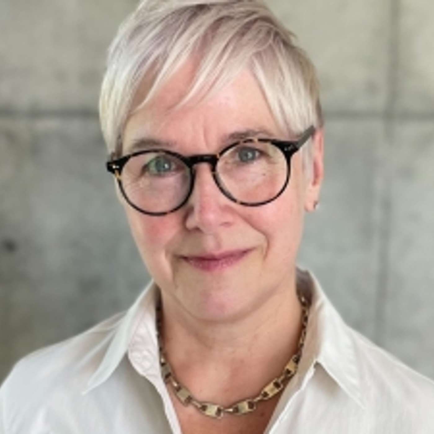 Cosmic Radio Interview with Dr. Lindy Elkins-Tanton