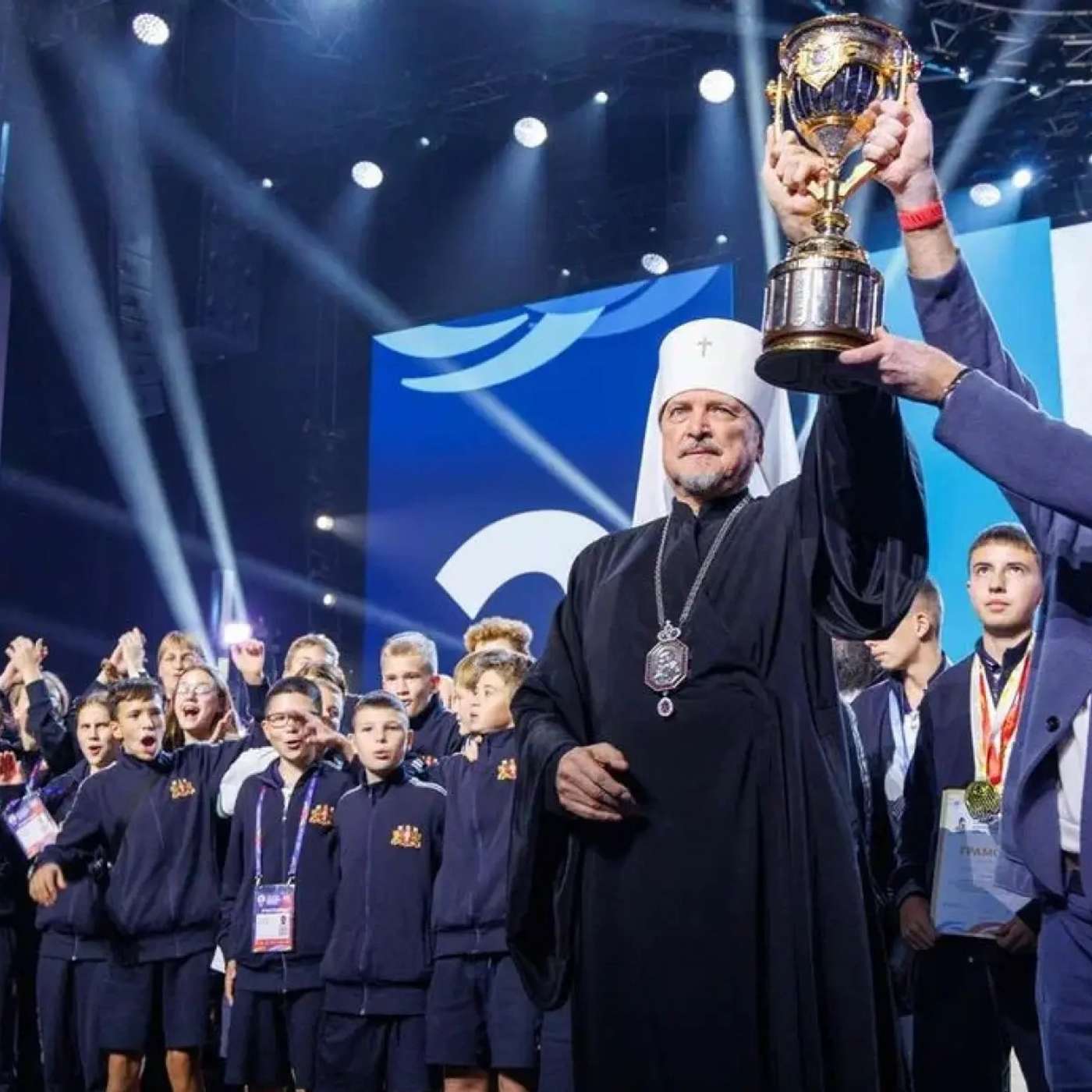 Митрофан говорит, что спорт и вера сделают Россию великой
