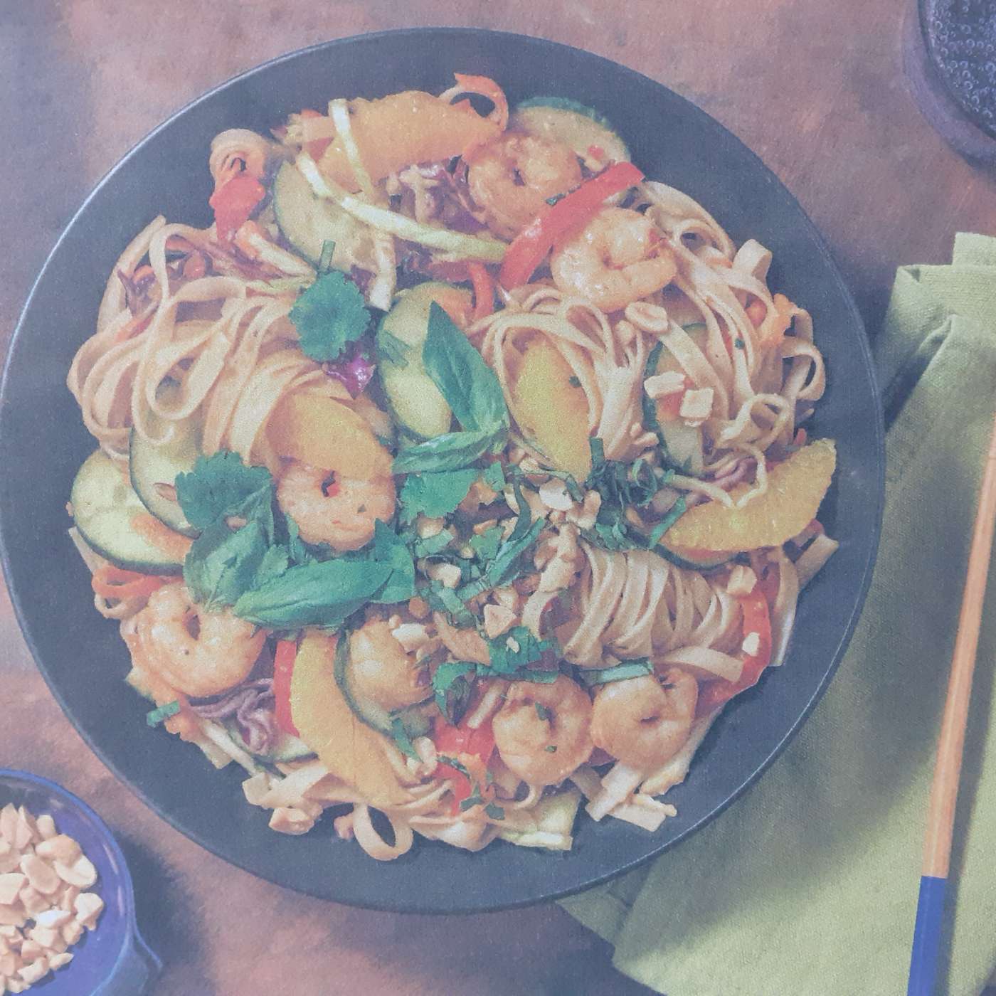 Salade Thaï aux crevettes grillées et sauce satay episode artwork