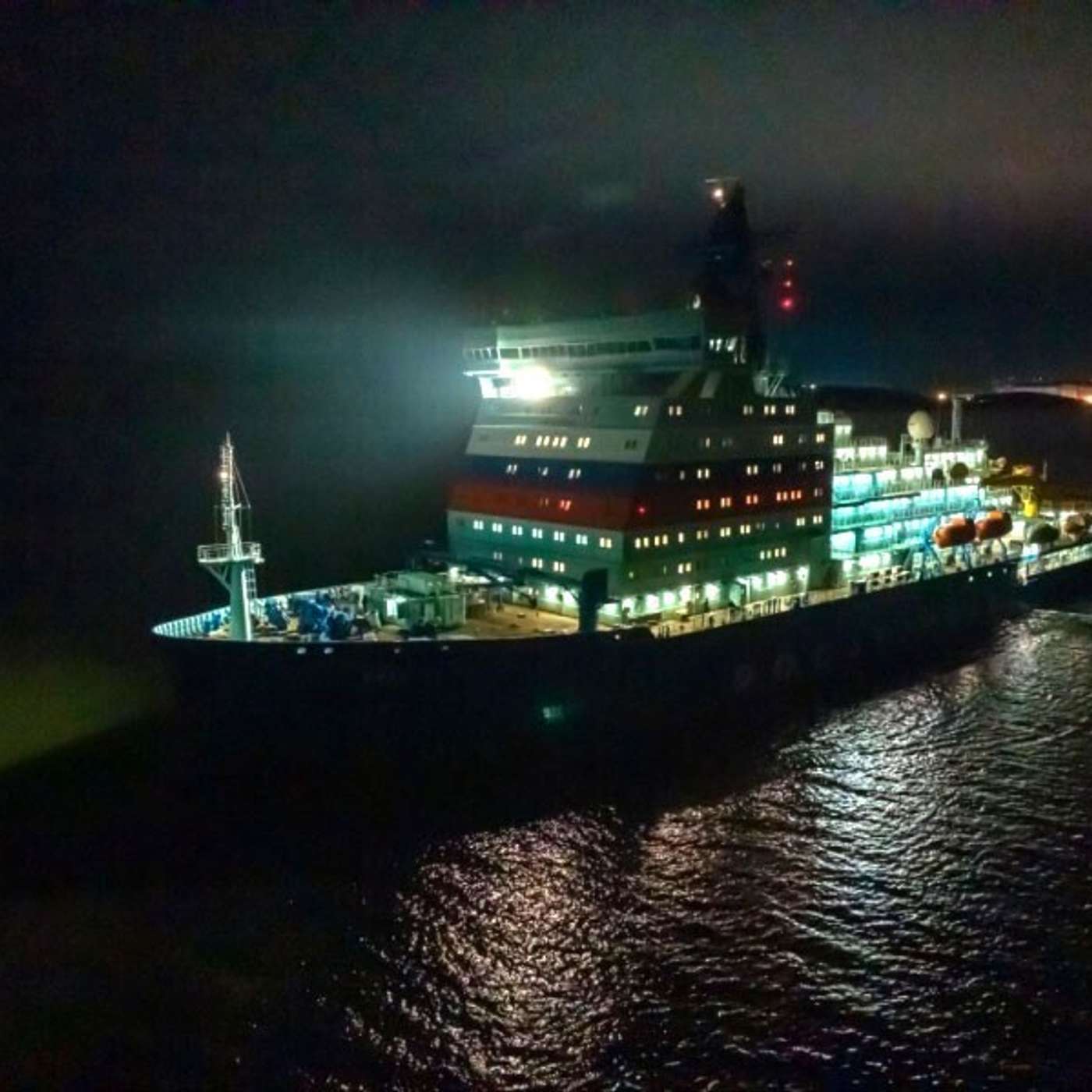 «Росатом»: новый ледокол важен для Севморпути