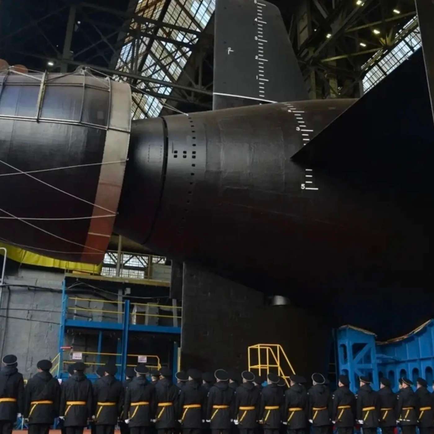 Представлена первая серийная российская субмарина, несущая гигантские ядерные торпеды