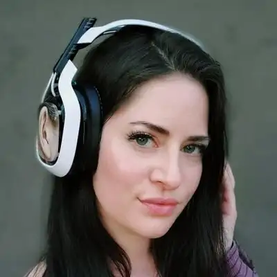 KatiePetersPlays 👻