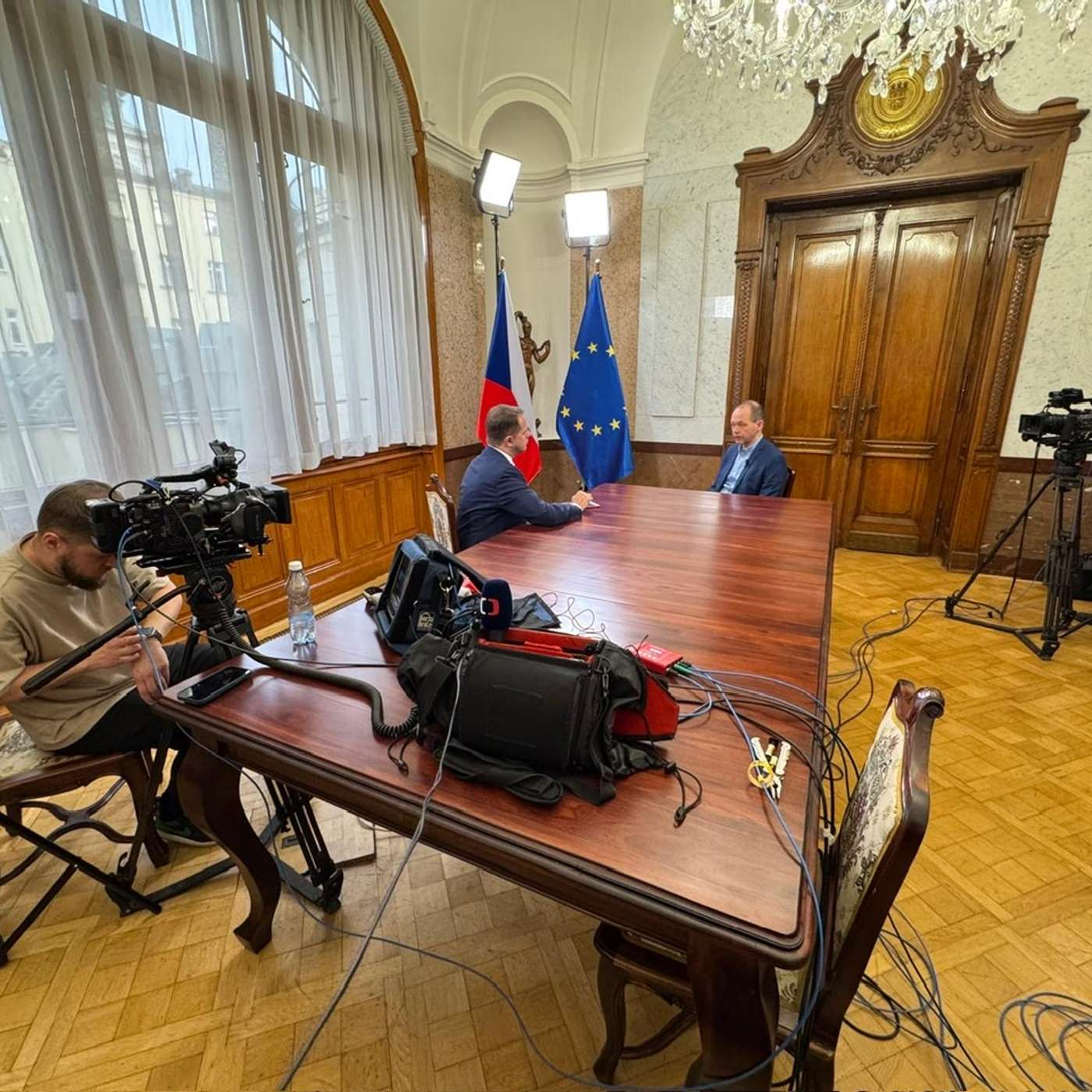 Rozhodnutí soudu v kauze libereckého hejtmana, digitální stavební řízení může být hotové dřív, priority a spory koalice (8.2.2025) HOST: Petr Kulhánek /STAN/ episode artwork